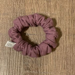Mini Dew lavender scrunchie